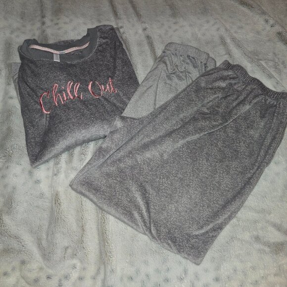 Chill Out PJ set - Picture 1 of 4